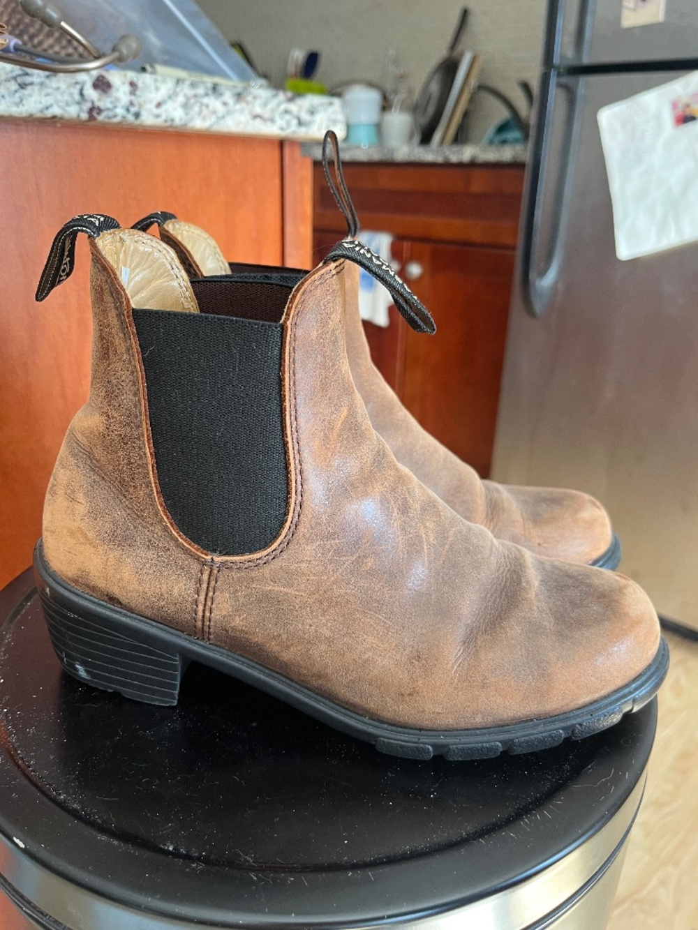 Blundstone boots women's size six